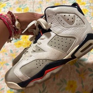Hi! I’m selling my Jordans size 7 youth